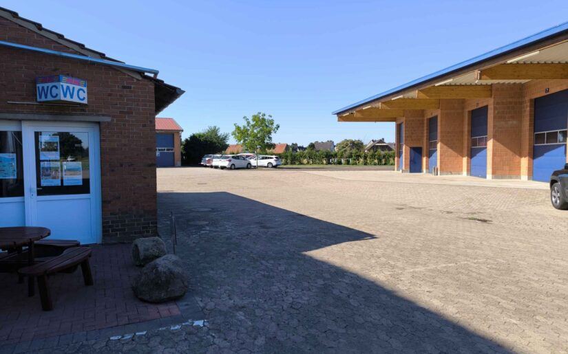 Toilette-und-Hof