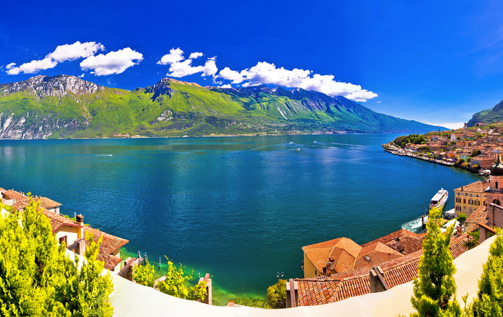 Panoramablick auf den Gardasee von Limone sul Garda aus