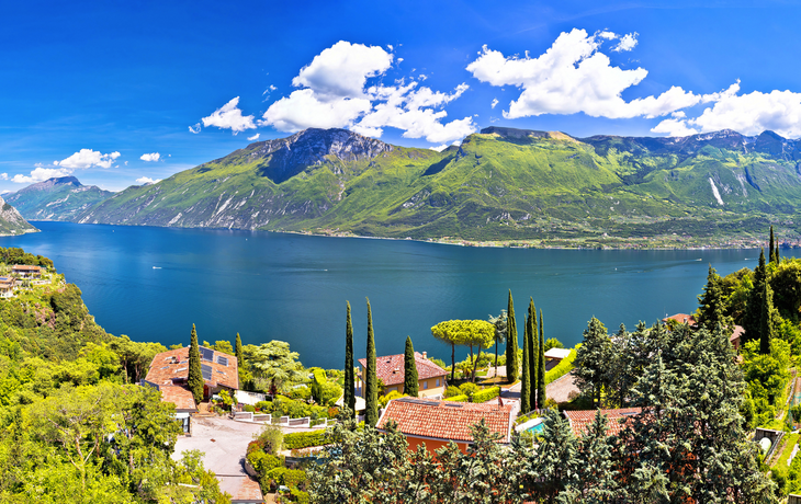 Panoramablick auf den Gardasee von Limone sul Garda aus