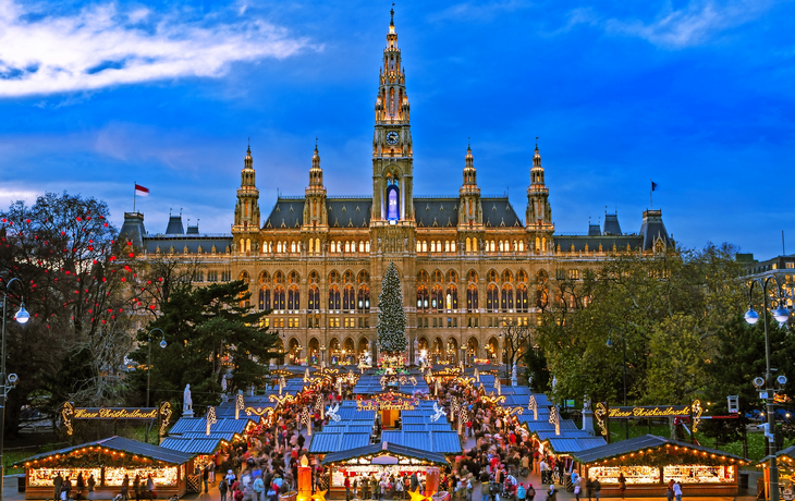 Christkindlmarkt am Rathausplatz in Wien, Österreich