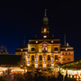 Weihnachtsmarkt vor dem historischen Rathaus von Lüneburg