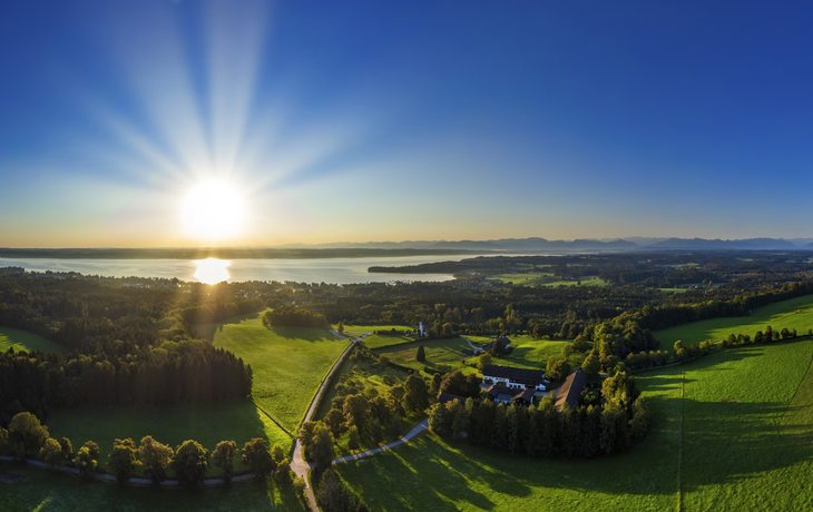 Blick von Ilkahöhe auf den Starnberger See,