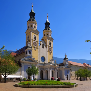 Südtirol in voller Blüte