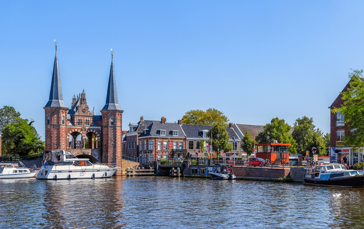 Wassertor und Hafen in Sneek, Niederlande 