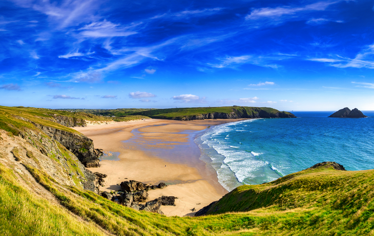 Bucht von Holywell in Cornwall