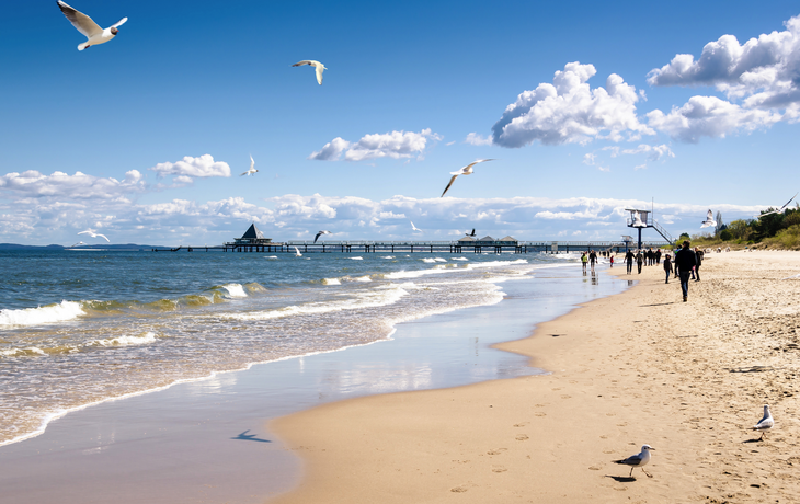 Strandblick zur Seebrücke Heringsdorf auf Usedom, Deutschland