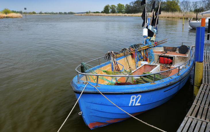 Fischkutter auf dem Achterwasser bei Rankwitz