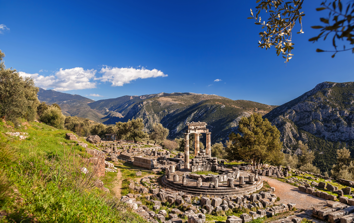das Wahrzeichen von Delphi in Griechenland: der Tholos