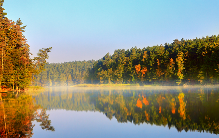 Herbstmorgen am Pluszne-See