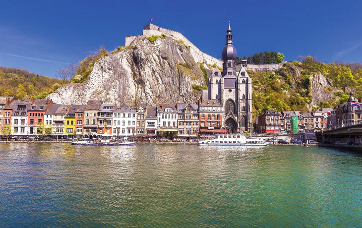 Panorama von Dinant,schöne Stadt an der Maas in Belgien