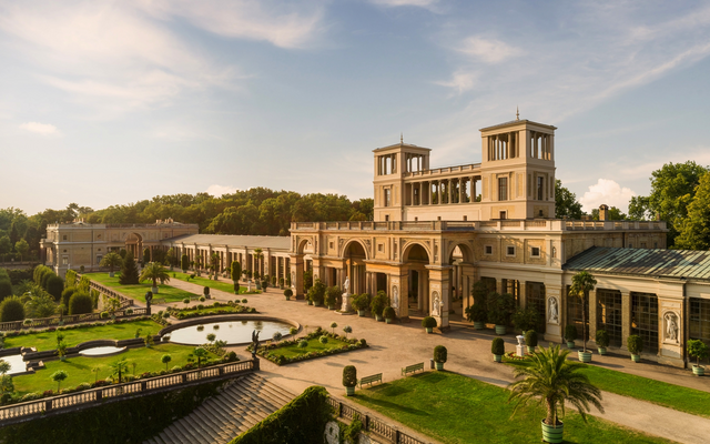 Außenansicht des Orangerieschlosses im Park Sanssouci, Potsdam