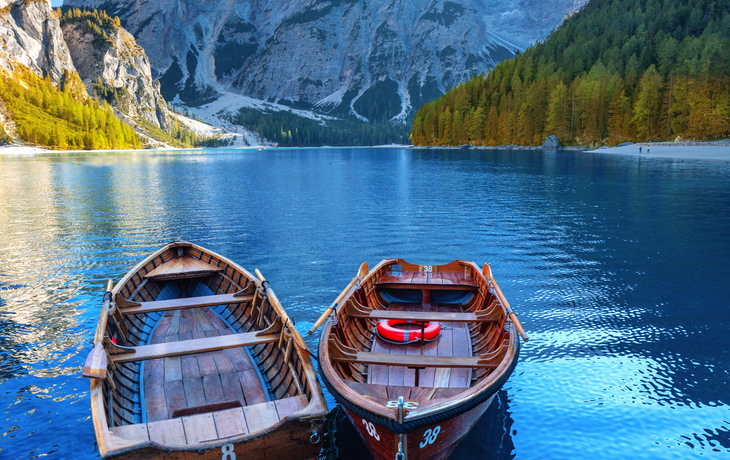Boote am Pragser Wildsee