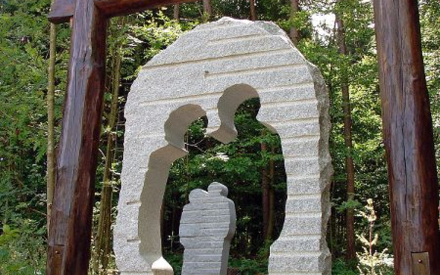 Steintor mit Aufschrift 