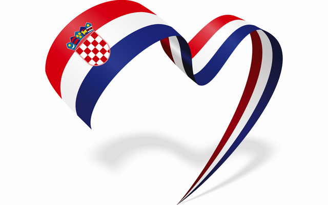 Herz aus kroatischer Flagge geformt.