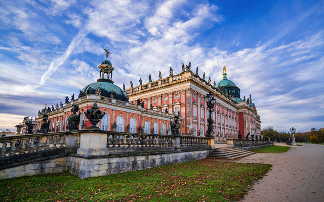 Neues Palais im Park Sanssouci, Potsdam, im Herbst.